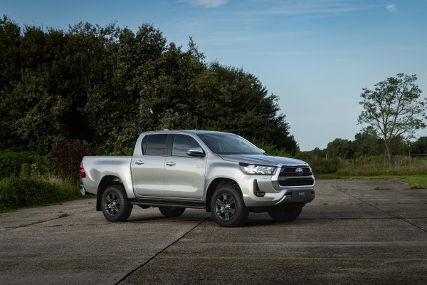 Toyota Hilux Hybrid 48V