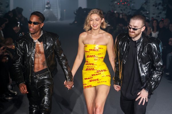 Gigi Hadid u haljini Vetementsa