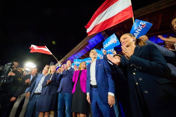 Desno-populistička Slobodnjačka stranka (FPÖ) pobijedila na izborima u Austriji