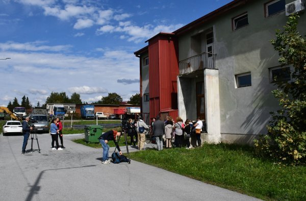 Daruvar: Trideset djelatnica daruvarske tekstilne tvrtke 'Leonarda' dobilo otkaz