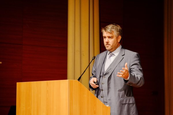 Duncan Elson, Pfizer
