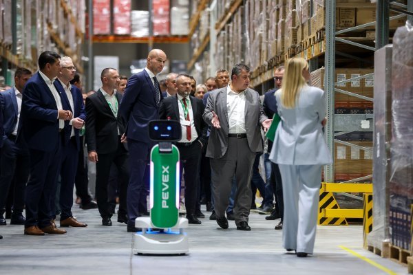 Otvorenje Pevexova skladišta na Jankomiru