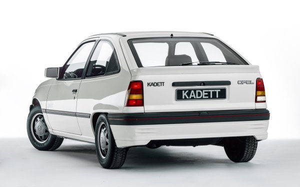 Opel Kadett E slavi 40. rođendan