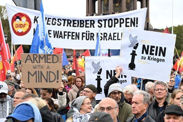 Antiratni provjed u Berlinu