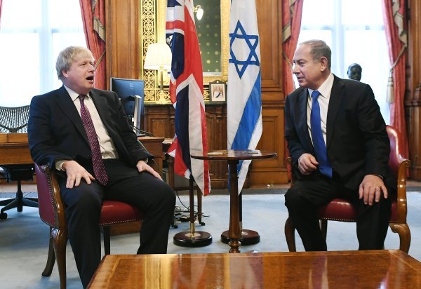 Boris Johnson i Benjamin Netanyahu