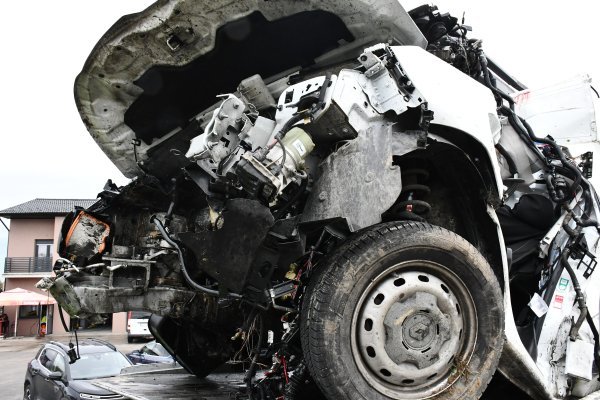 Kombi s migrantima sletio kod Novske