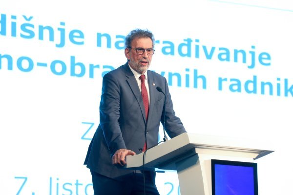 Ministar Fuchs dodijelio nagrade učiteljima