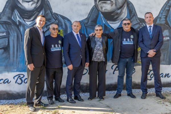 Tomo Medved i Ivan Penava na otvorenju murala poginulim vukovarskim policajcima