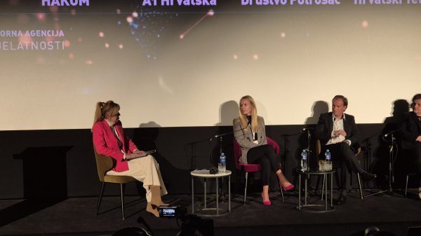 Panel: 'Internet za sve – prilike i izazovi u skladu s novim regulatornim okvirom'