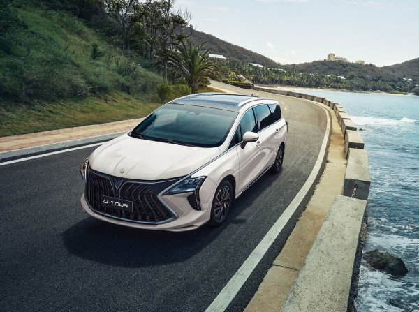 Forthing U-Tour Exclusive