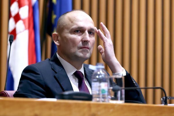 Ministar Anušić obrazlaže odluke o sudjelovanja pripadnika oružanih snaga u misijama