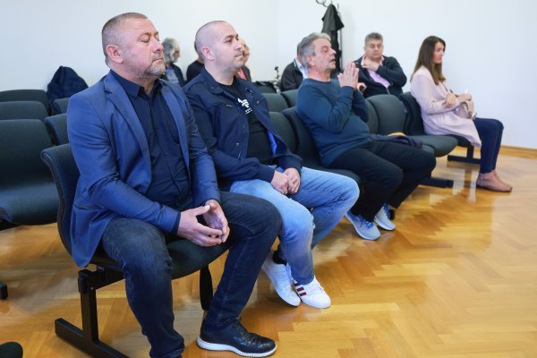 Suđenje Damiru Dekaniću