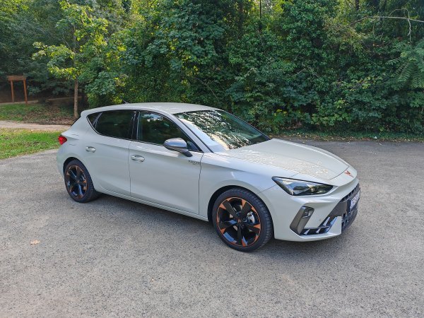 Cupra Leon 1.5 eTSI DSG Tribe
