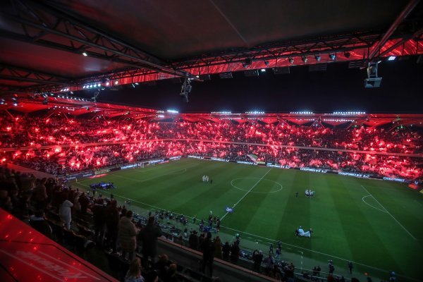 Legia Varšava navijači bakljada