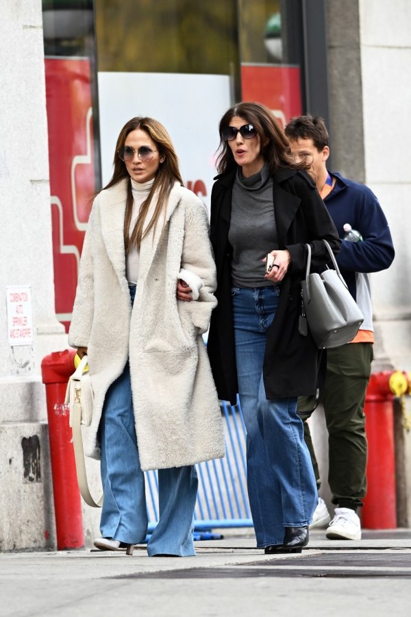 Jennifer Lopez i Lynda Lopez
