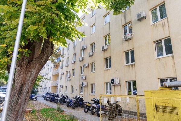 Hostel ispred kojeg su napadnuti strani radnici