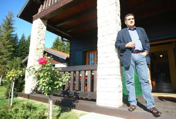 Nadan Vidošević na svom imanju u Gorskom kotaru