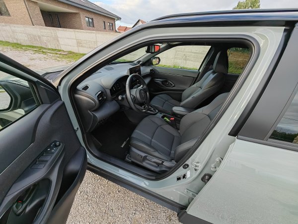Toyota Yaris Cross MC24 1.5 HEV 130KS 5D E-CVT Premiere