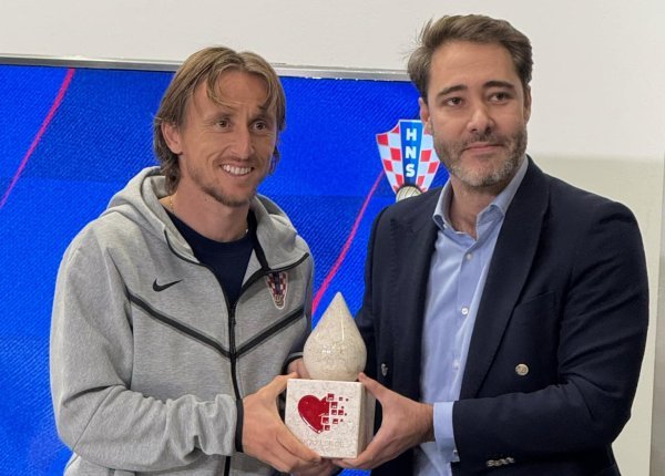 Modrić i nagrada Pokaži srce