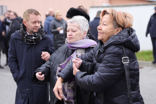 Okupljanje uzvanika u vukovarskoj bolnici