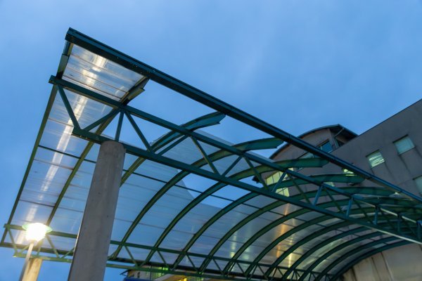 Oluja odnijela dio krova bolnice u Bizovcu