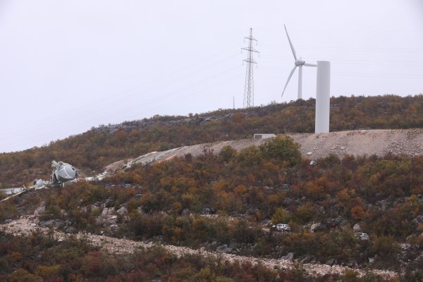 Vjetar srušio vjetrenjaču