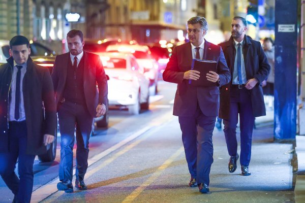 Članovi HDZ-a dolaze na sjednicu Predsjedništva stranke