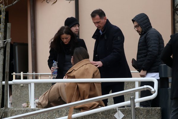 Dragan Primorac pomogao djevojci kojoj je pozlilo za vrijeme mise