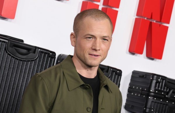 Taron Egerton u filmu 'Carry-On'