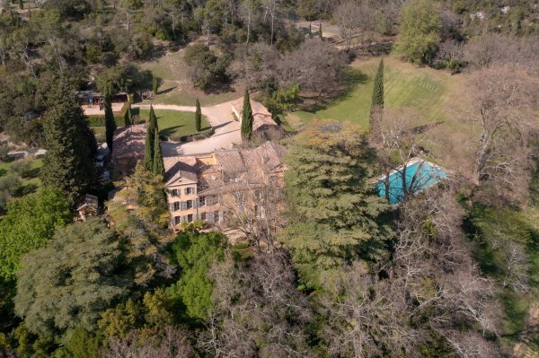 Vila u Francuskoj Georgea i Amal Clooney