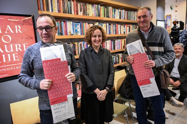 Fraktura dobila prvu nagradu za najbolju samostalnu knjižaru