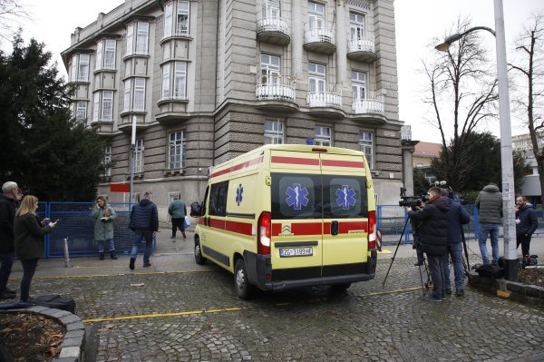 Dovođenje ozlijeđene djece iz OŠ Prečko u Klaićevu bolnicu