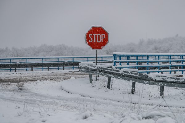 Snijeg zabijelio Zagvozd