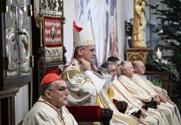 Božićnu misu predvodio zagrebački nadbiskup Dražen Kutleša