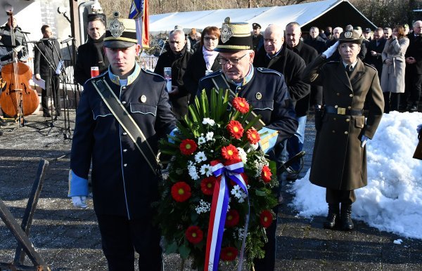 Tomo Medved na obilježavanju obljetnice oslobađanja logora u Bučju