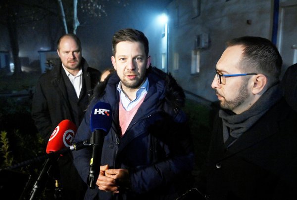 Tomašević obišao beskućnike u prihvatilištu u Kosnici, a pottom i djelatnike Hitne