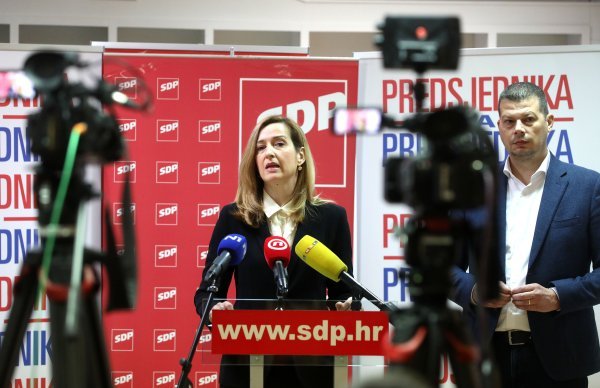 Mirela Ahmetović i Saša Đujić održali konferenciju za medije