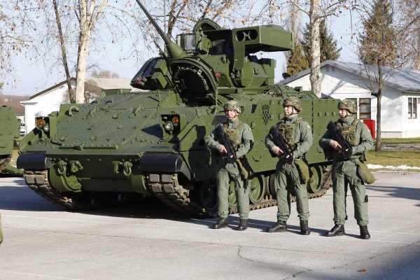 Primopredaja oklopnih vozila Bradley u Našicama