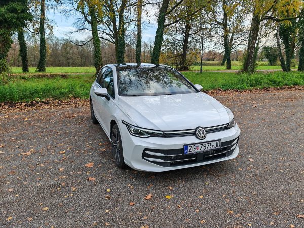 VW Golf 8 PA 1.5 eTSI DSG 50 Edition