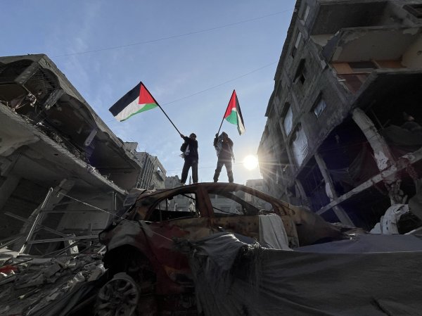 Izbjegli Palestinci vraćaju se kućama nakon proglašenja primirja u Gazi.