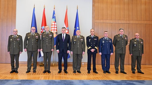 Milanović s generalima