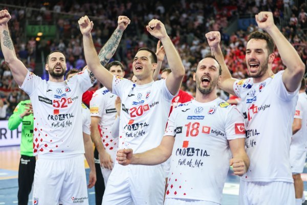 Slavlje hrvatskih rukometaša nakon pobjede protiv Slovenije, 26.2.205. Hrvatska - Slovenija