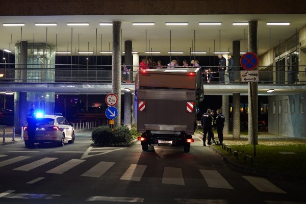 Kamion se zabio u stepenice Gradskog poglavarstva u Zagrebu