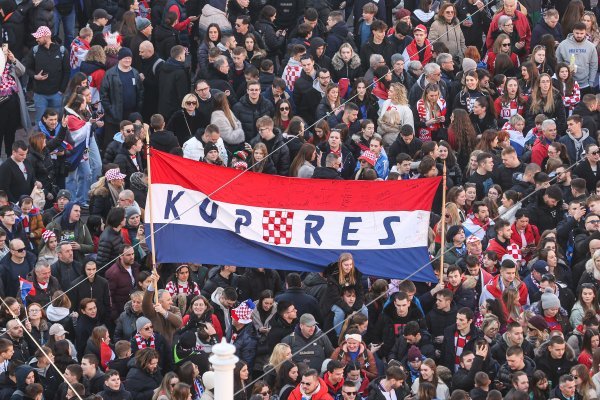 Panorama svečanog dočeka hrvatske rukometne reprezentacije u Zagrebu