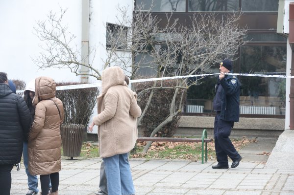 Dojava o bombi u Prirodoslovnoj školi Vladimira Preloga