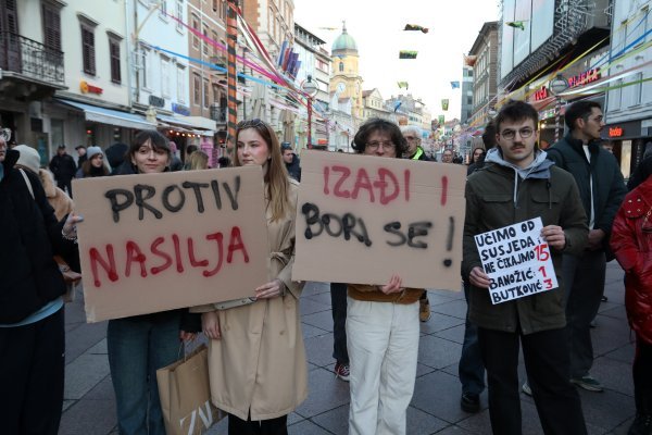 Mirni prosvjed studenata u Rijeci