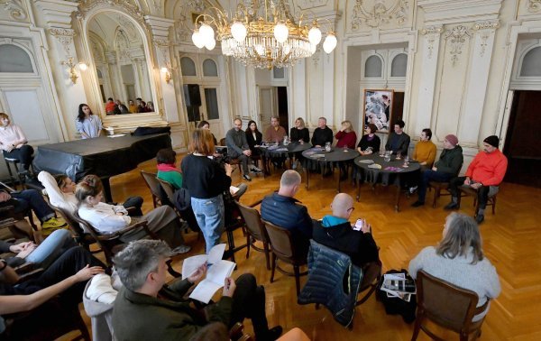 Konferencija za medije povodom premijere predstave po romanu 'Nigdje, niotkuda' Bekima Senjanovića