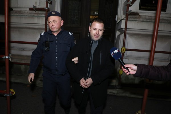 Izlazak sa suda optuženih u aferi zbrinjavanja otpada