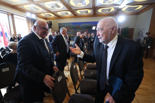 Stjepan Mesić na Milanovićevoj inauguraciji