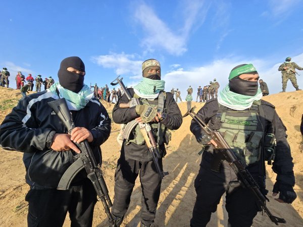 Hamas je objavio da su članovi te skupine "odabrali put izdaje i krađe" te je pozvao civile da se tome suprotstave